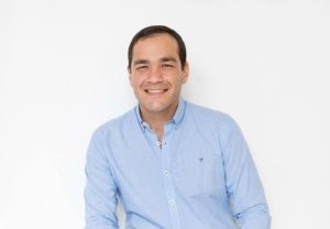 “Hoy muchos ciudadanos están mirando más a los liderazgos que a los partidos”